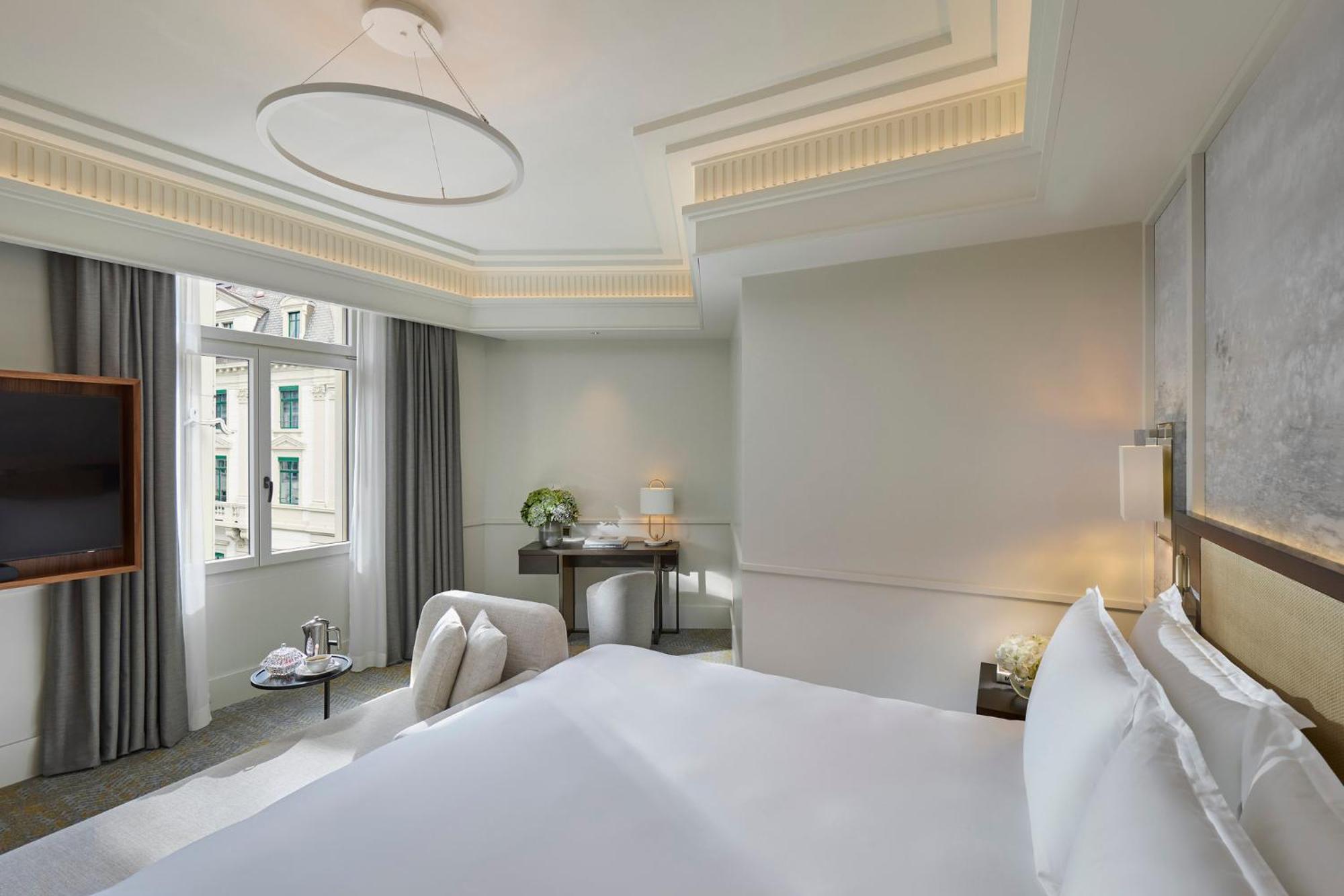 Mandarin Oriental Savoy, Otel 5*